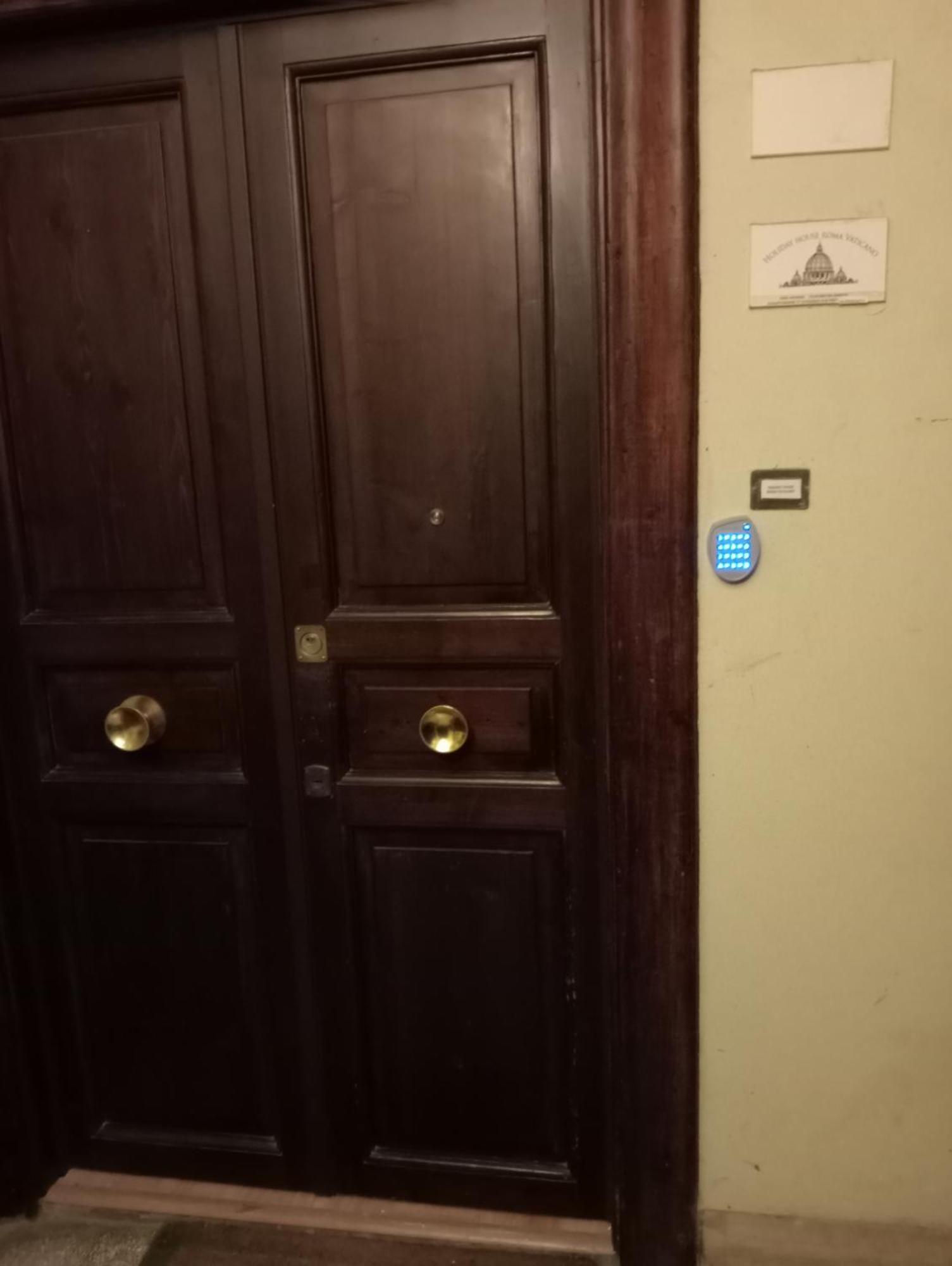 Holiday House Roma Vaticano Екстер'єр фото